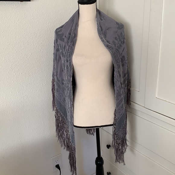 TERANI COUTURE squared silk blend scarf/shawl with fringe boho - Picture 2 of 11